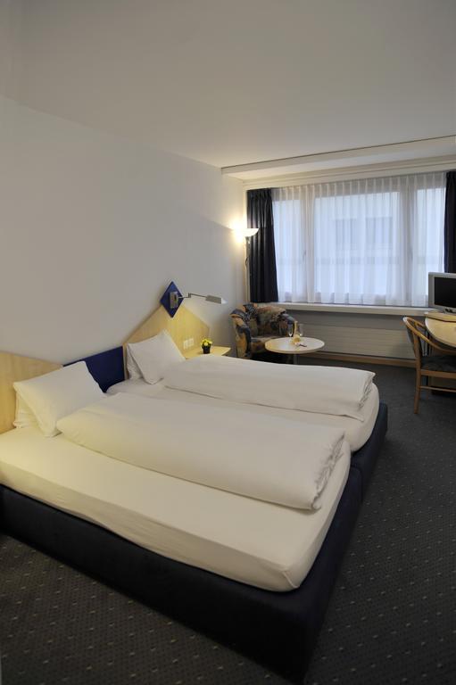 Hotel Blumenstein Self-Check In Фрауэнфельд Экстерьер фото