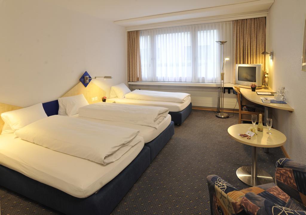 Hotel Blumenstein Self-Check In Фрауэнфельд Экстерьер фото